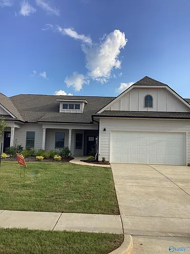 229 NE Paca Ln NE Photo 1