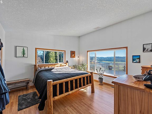 3rd image of 770 18th Ave