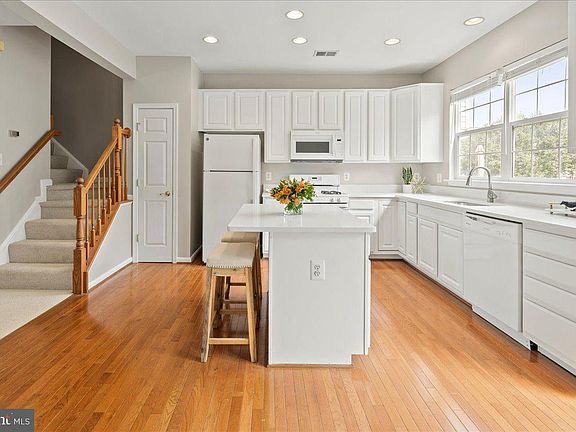 3rd image of 9305 China Grove Ct