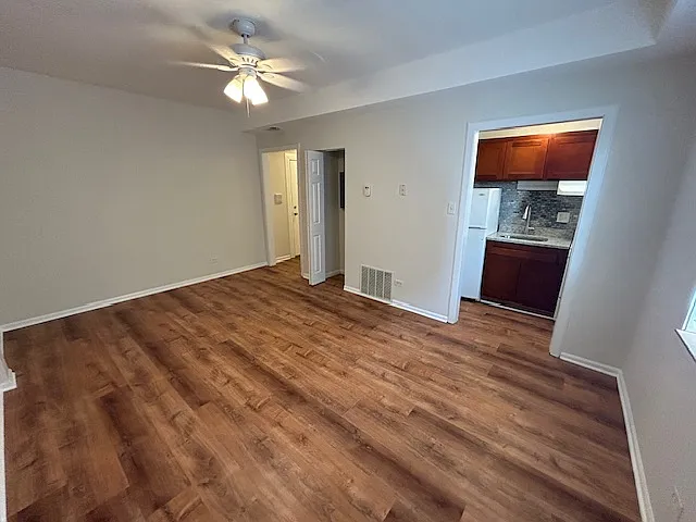 Building Photo - 5206 S Harper Ave #105