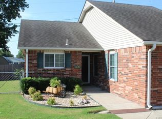 1425 W Evergreen Ln, Claremore, OK 74017