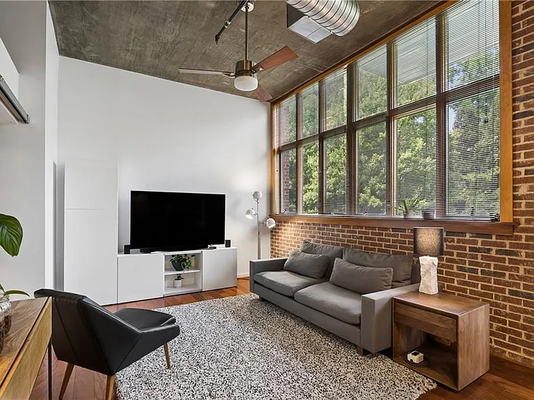640 Glen Iris Dr NE #517 — Photo 4