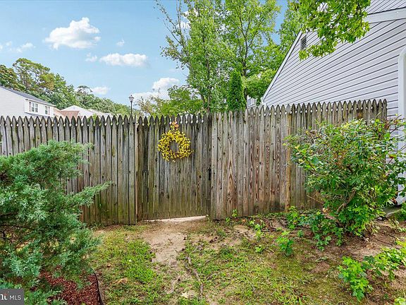 5th image of 7907 Leeds Dr