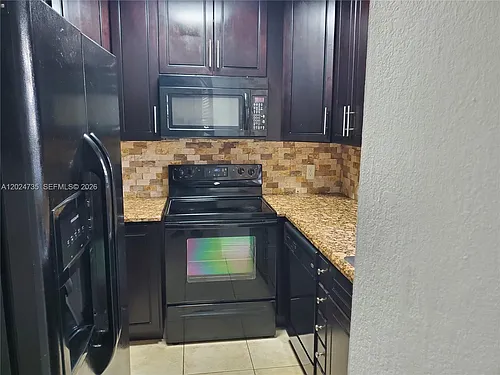 1300 Moffett St Photo 1