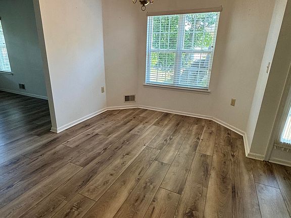 5th image of 22 S Avon Drive