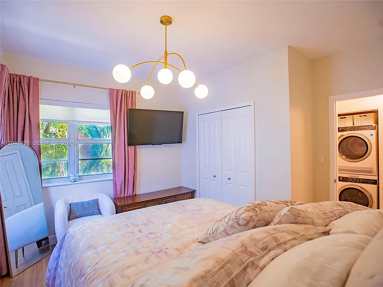 1559 Meridian Ave #208 — Photo 16