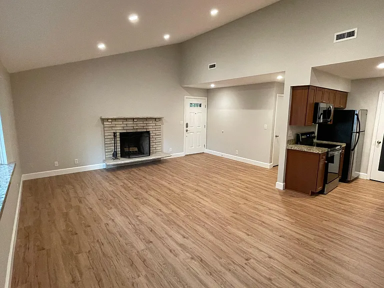 1829 NE 25th Ave — Photo 5