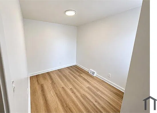3 bed, $1,808 — Photo 2
