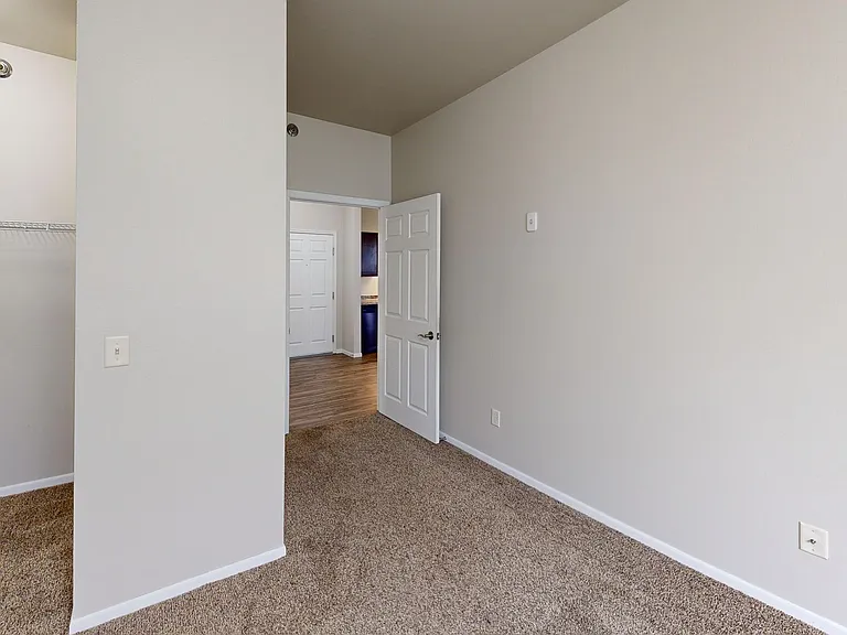 Burlington Apartments — Photo 37