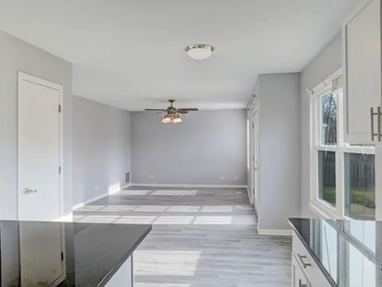 486 Buckingham Dr — Photo 9