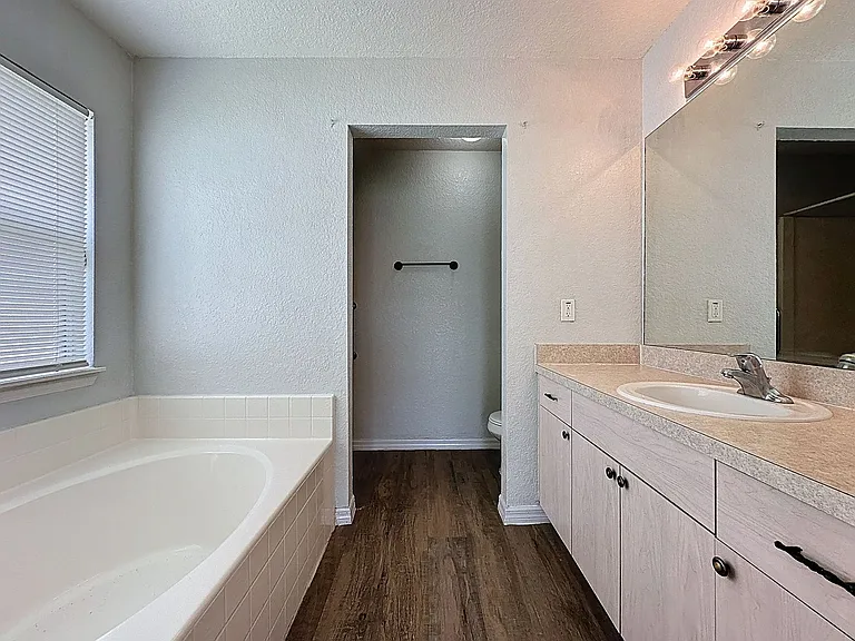 424 Danube Way — Photo 24