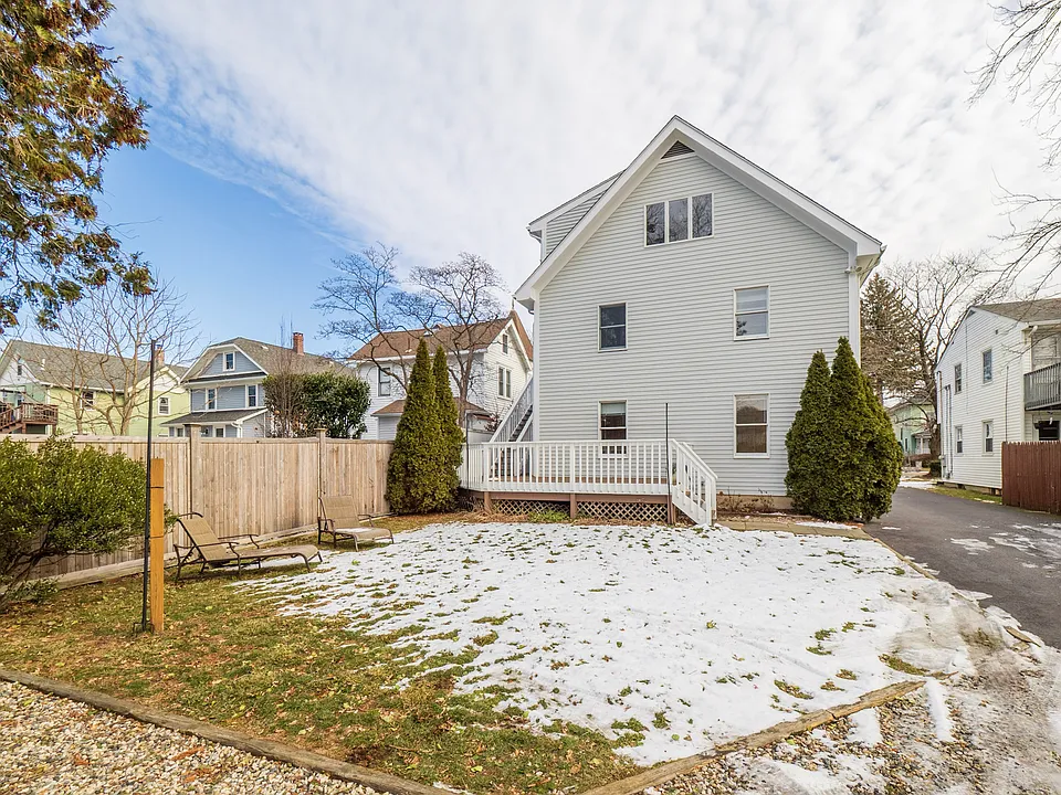 Rear View/Yard