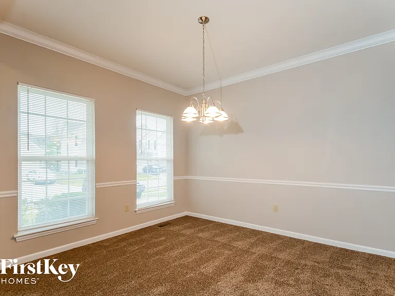 218 Greenshire Ln — Photo 5