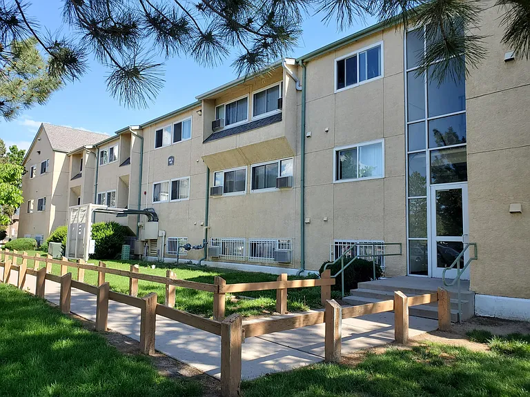 Hampton Village Apartments — Photo 10