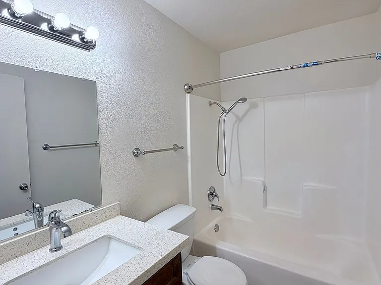 1457 Holly Ave #D — Photo 13
