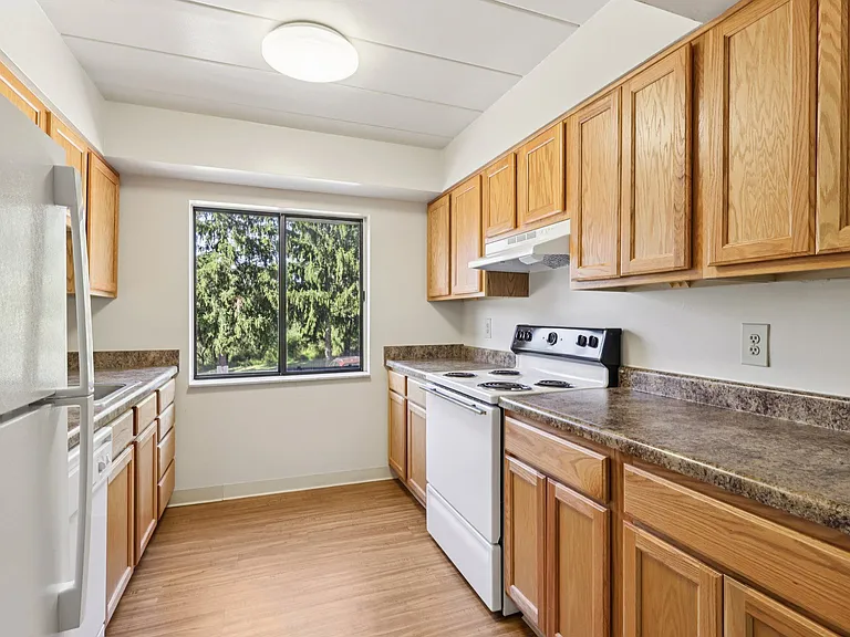 Heritage Park Apartments — Photo 11