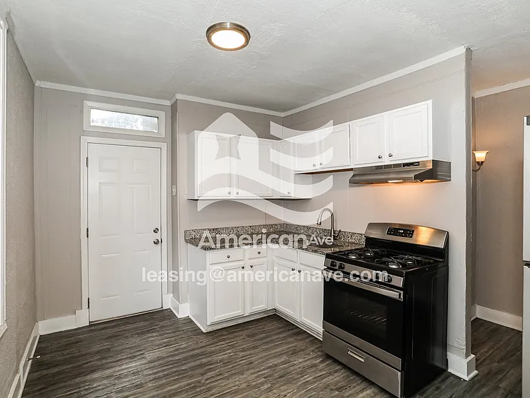 1431693_006_kitchen_6.jpg