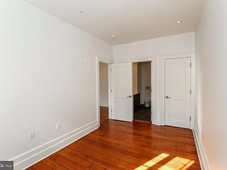 3009 M St NW #2 — Photo 15