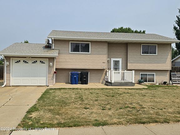 2nd image of 980 26th St W