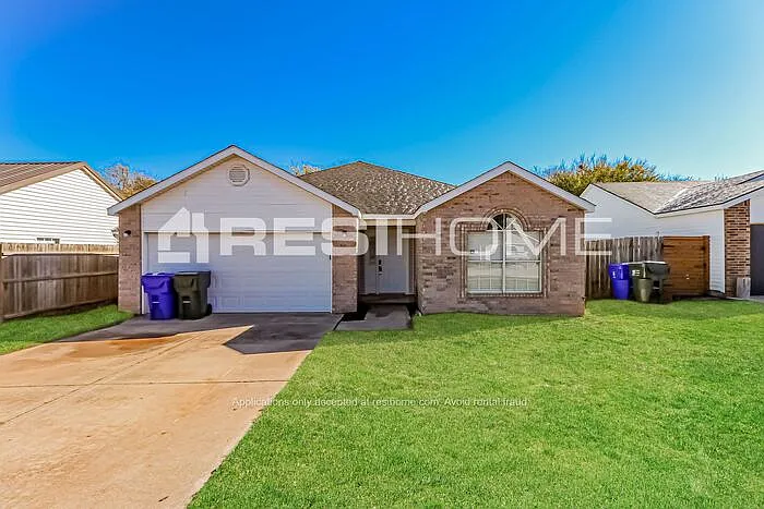3 bed, 2.0 bath, 1228 sqft, $1,525 — Photo 1