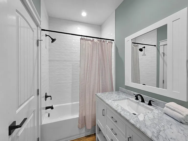 1032 Sunset Cir W — Photo 38