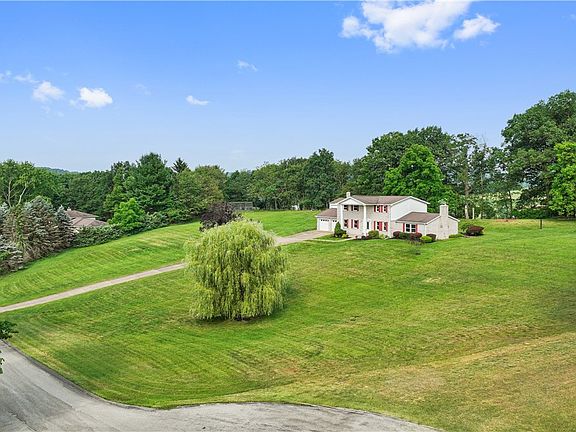 3rd image of 6 Scenery Hill Dr