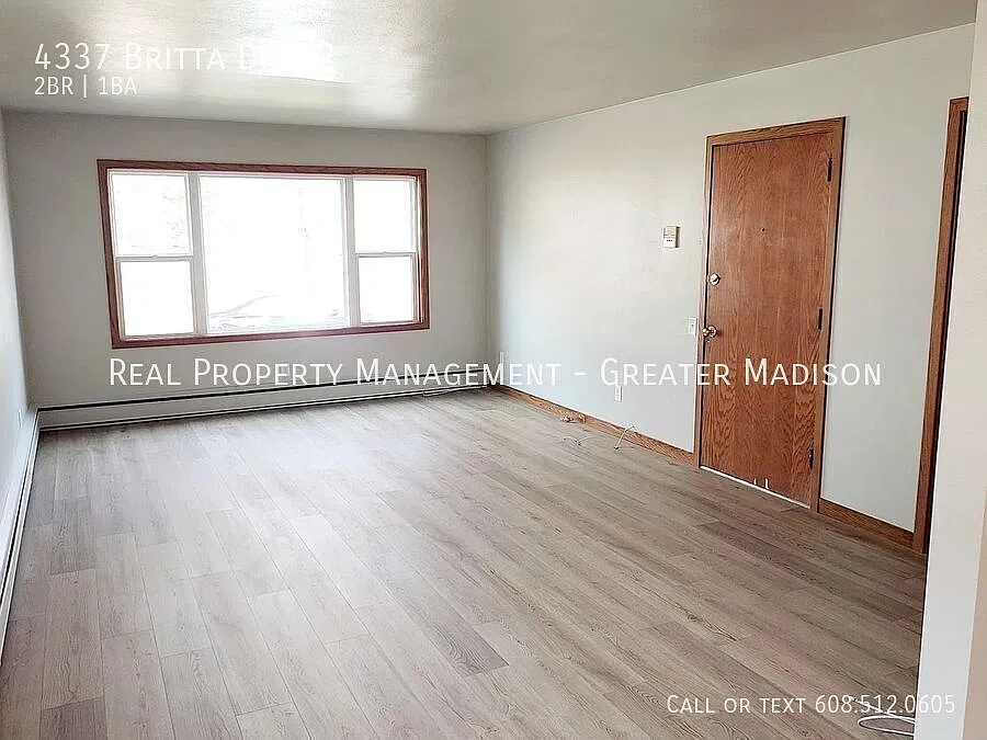 Beautiful fully remodeled 2 bedroom apartment on Madison's west side — Photo 2