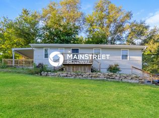 1113 Quincy St, Leavenworth, KS 66048