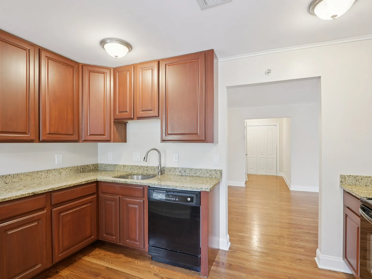 Summit Ridge Luxury Apartments — Photo 3