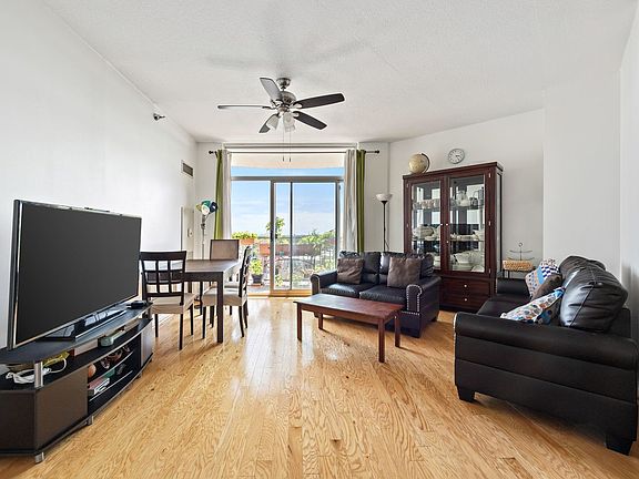 4th image of 1134 W Granville Ave #809