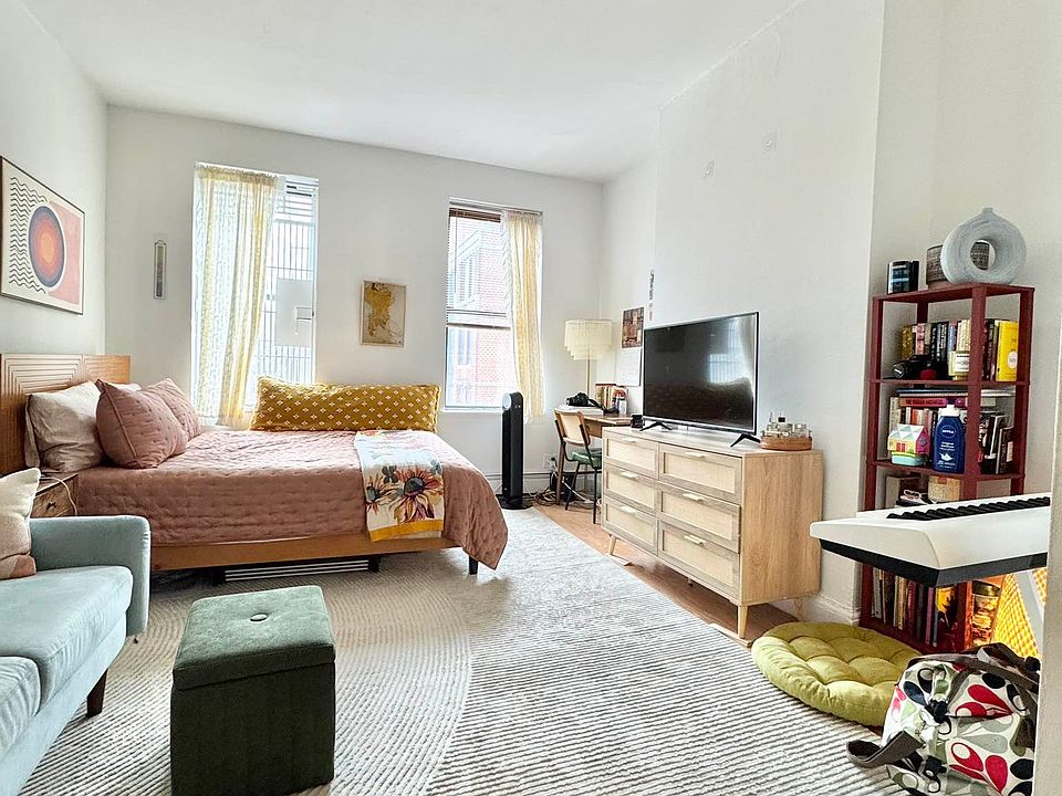 1st image of 1446 1st Ave #15
