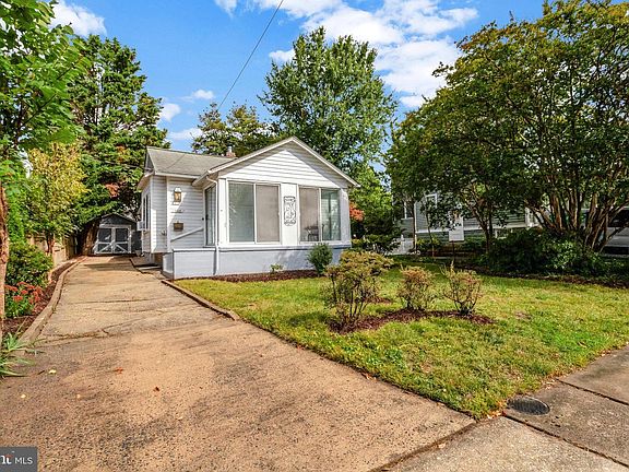 2nd image of 2621 2nd Rd N