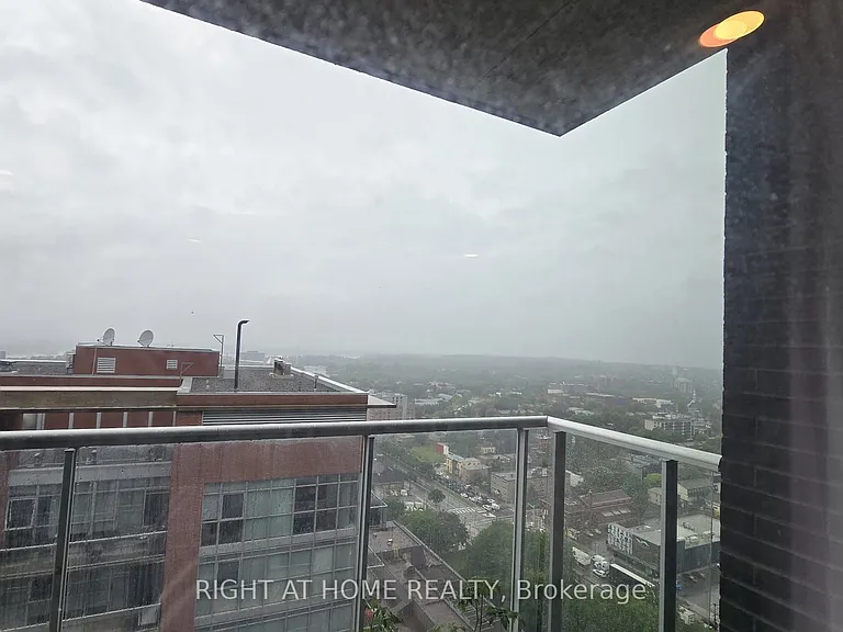 180 George St N #2405 — Photo 9