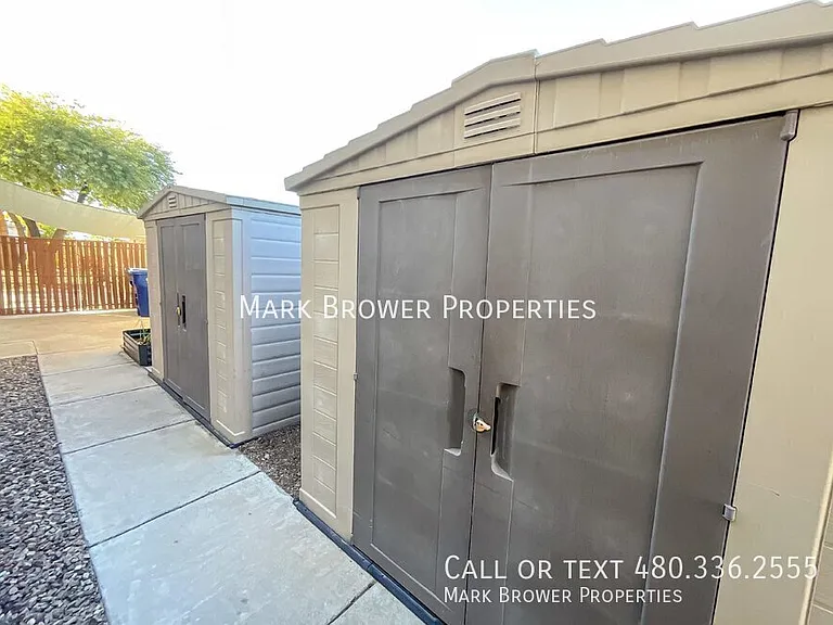 1302 E Elgin Pl — Photo 46