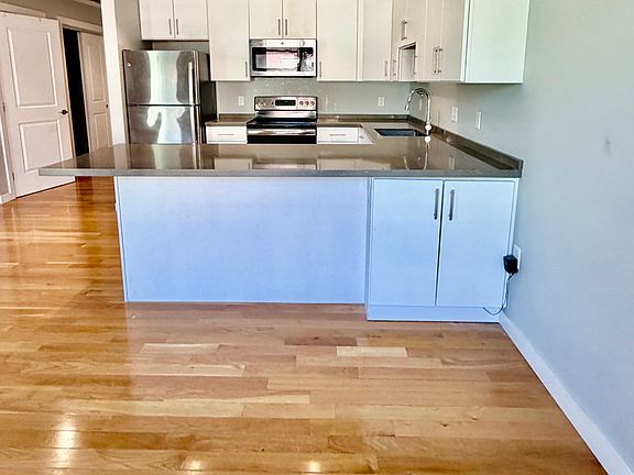 3rd image of 20 Orleans St #301
