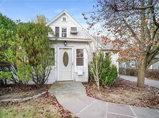 115 Chelsea St, Hawthorne, NY 10532
