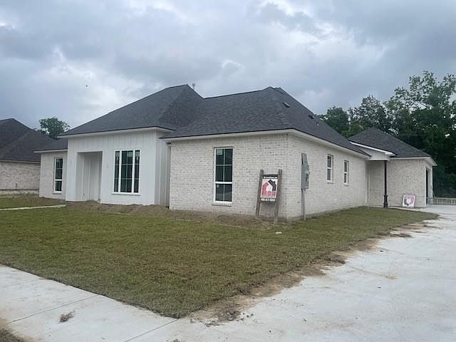 2nd image of 167 River Place Dr