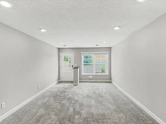 4th image of 10948 Yalta St Suite C