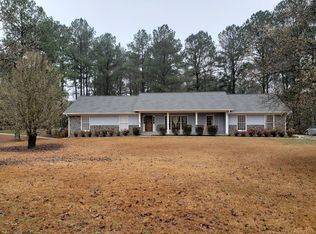 100 Strawberry Ln, Tyrone, GA 30290