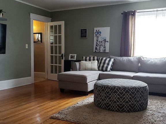 4th image of 914 Bridgman St