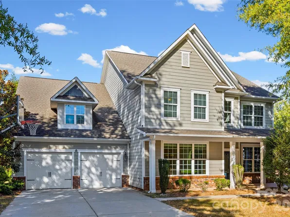 1677 Fairntosh Dr, Fort Mill, SC 29715