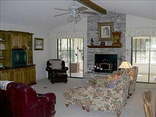 3rd image of 1901 Brookhollow Dr