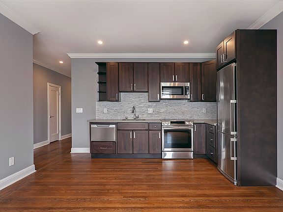 5th image of 3535 Fillmore St APT 303