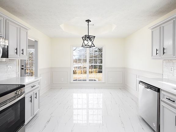 3rd image of 122 Lee Road 2105