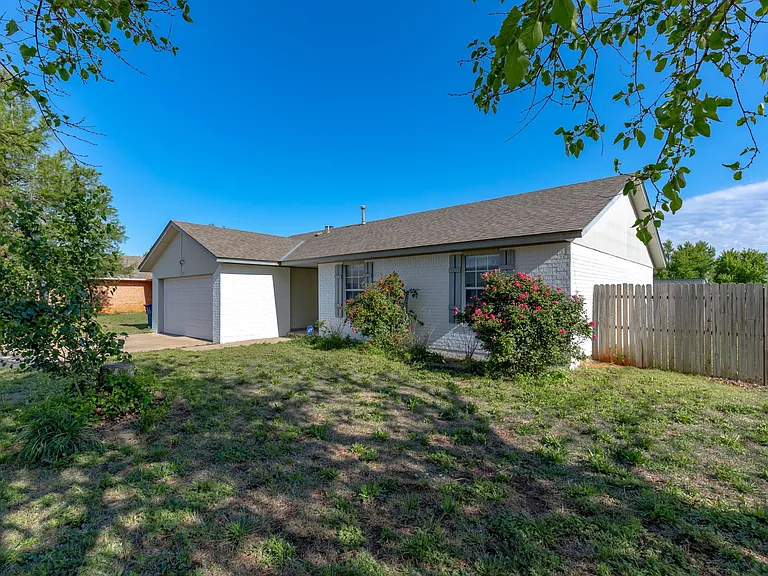 907 W Tesio Way — Photo 20