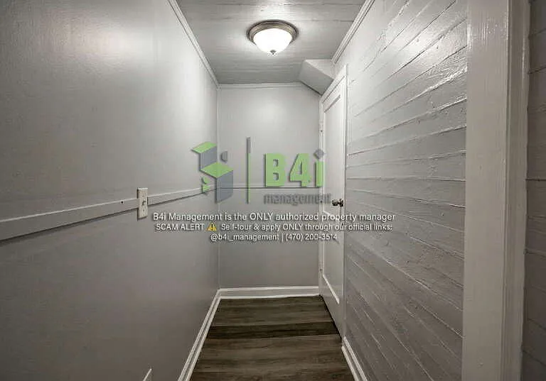 220 E Render St — Photo 21