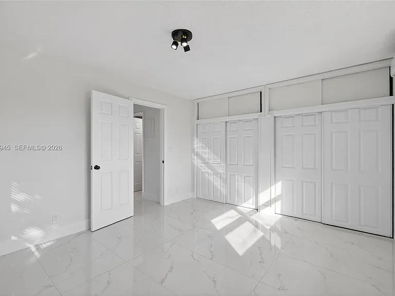 1520 NE 56th St #8 — Photo 12