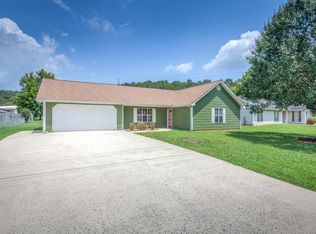 1713 Maple Pl, Soddy Daisy, TN 37379
