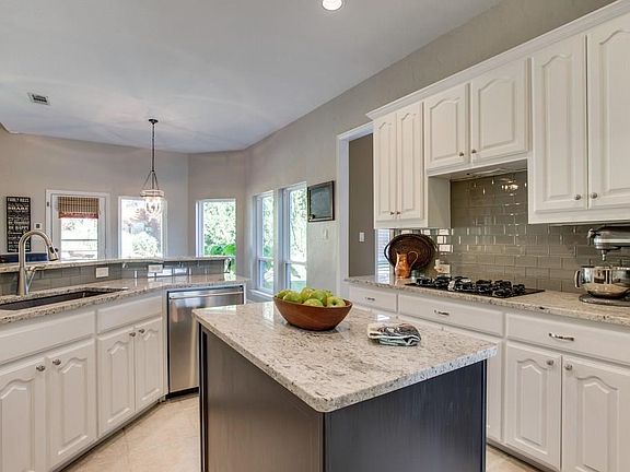 3rd image of 2520 Russwood Dr