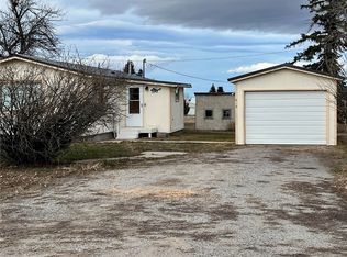 819-815 Choteau Ave, Valier, MT 59486
